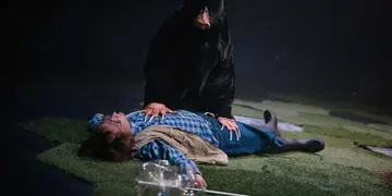 krtek kámen kyanid (s tlumočením do ČZJ)